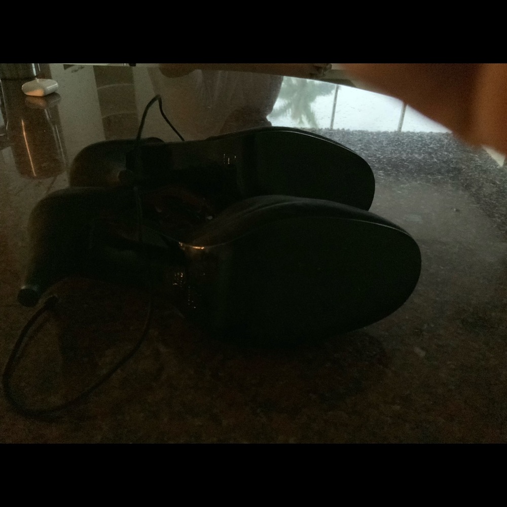 Shoes - Picture 5 of 6